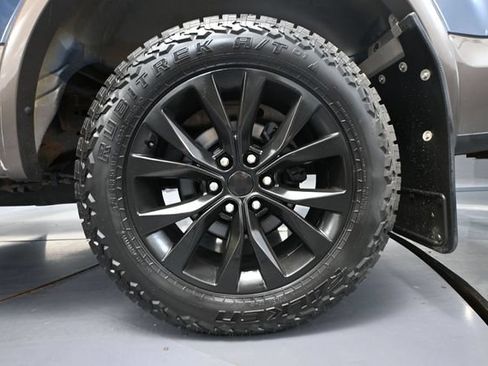 Used 2015 Ford F150 Lariat w/ Equipment Group 502A Luxury AWD/4WD image 13