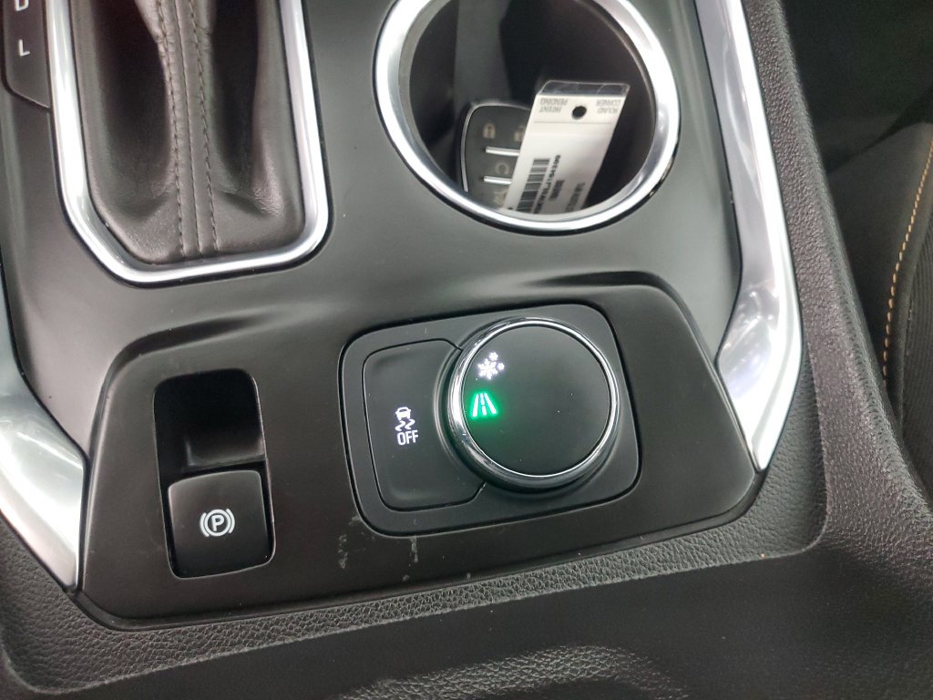 Used 2020 Chevrolet Traverse LT FWD image 17