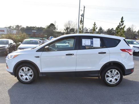 Used 2016 Ford Escape S image 6