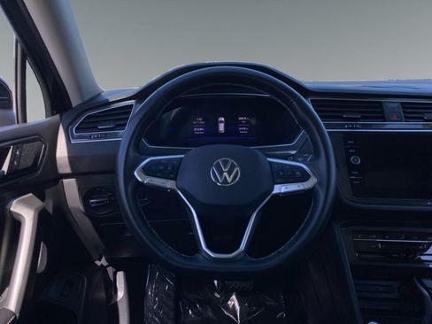 Used 2024 Volkswagen Tiguan SE FWD image 12