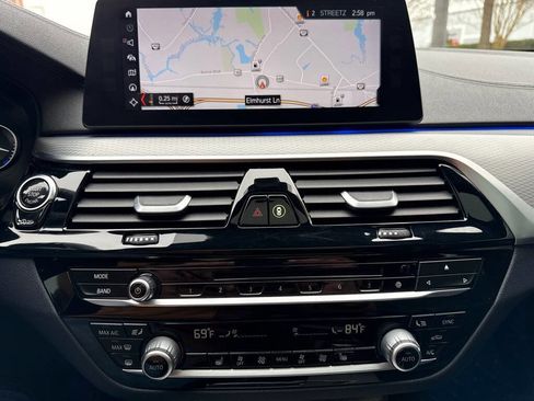 Used 2018 BMW 530i xDrive image 20