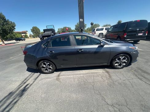 Used 2019 Kia Forte LXS FWD image 3