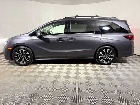 Used 2025 Honda Odyssey Elite image 3