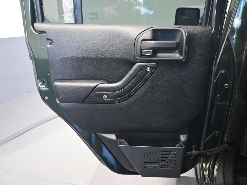 Used 2012 Jeep Wrangler Unlimited Sahara AWD/4WD image 22