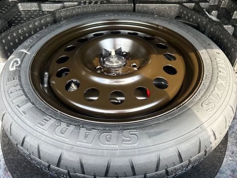 New 2025 Ford Escape SE image 33