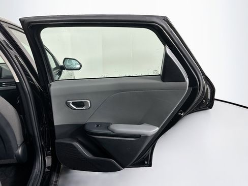 Used 2025 Kia K4 LXS image 30