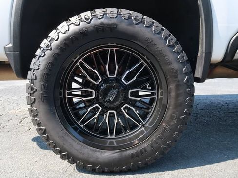 Used 2023 Chevrolet Silverado 2500 High Country w/ Z71 Off-Road Package AWD/4WD image 45