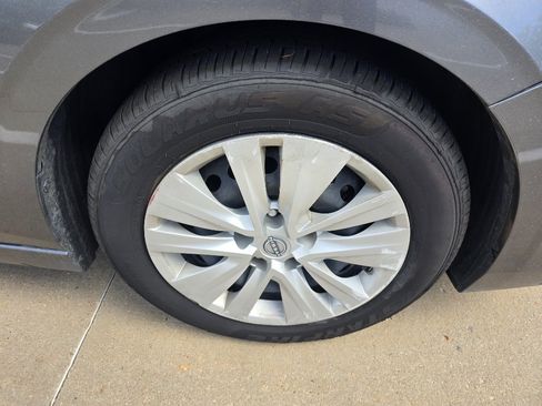 Used 2024 Nissan Sentra S FWD image 9