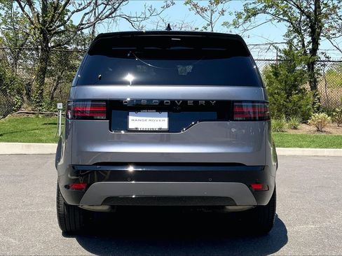 Certified 2025 Land Rover Discovery Dynamic SE AWD/4WD image 3