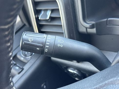 Used 2020 Ford F150 XLT w/ Equipment Group 302A Luxury AWD/4WD image 32