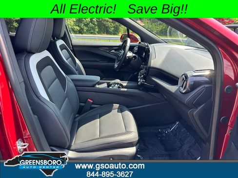 Used 2024 Chevrolet Blazer EV LT AWD/4WD image 17