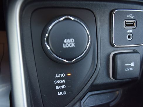 Used 2018 Jeep Compass Latitude w/ Popular Equipment Group image 22