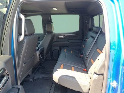 Certified 2024 GMC Sierra 1500 AT4 w/ Technology Package AWD/4WD image 7