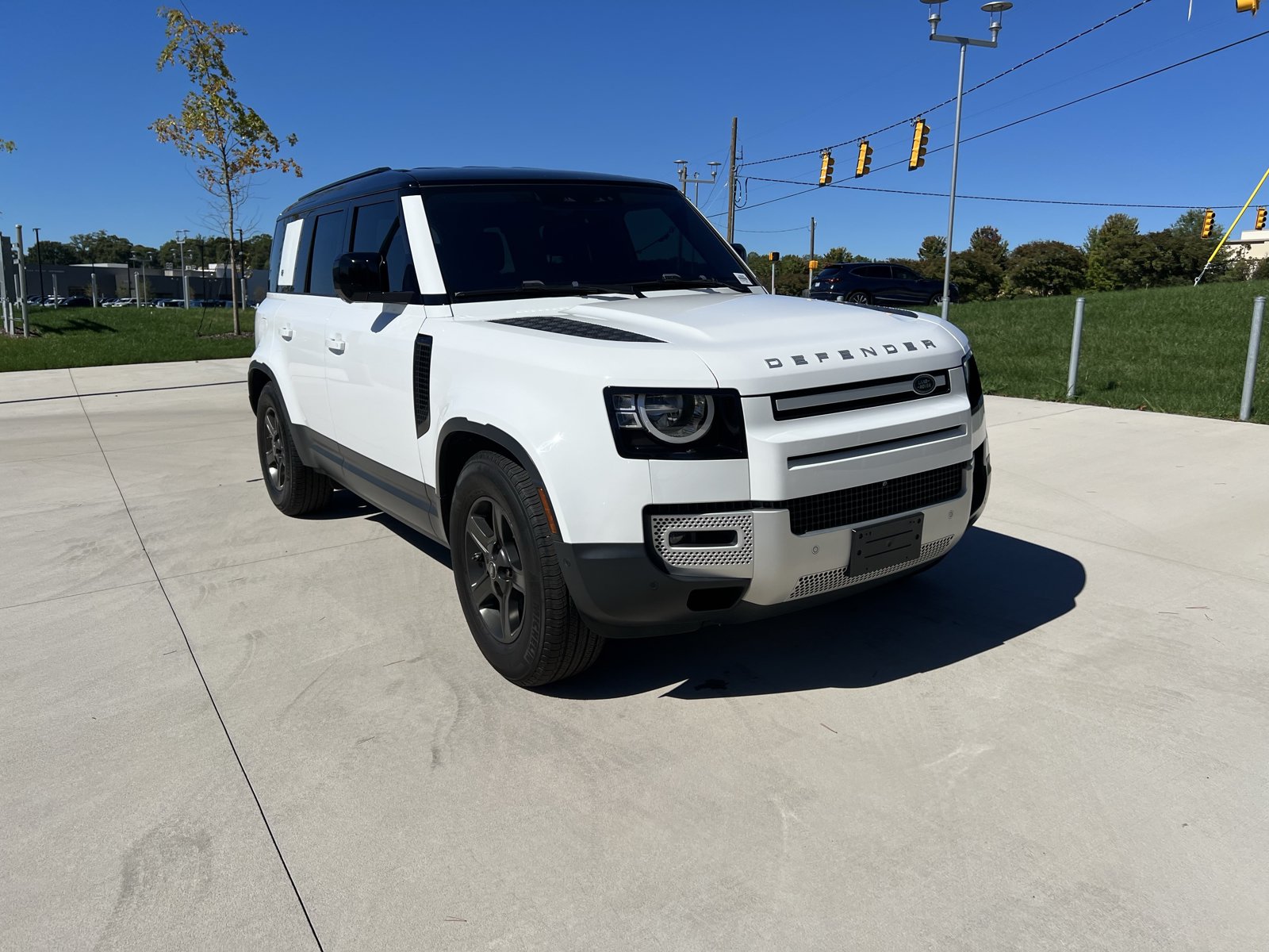 Used 2021 Land Rover Defender 110 AWD/4WD image 2