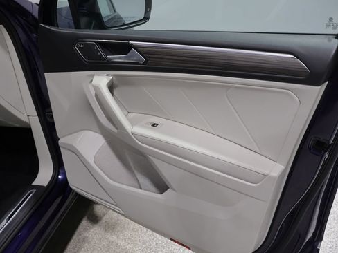 Used 2022 Volkswagen Tiguan SEL R-Line AWD/4WD image 27