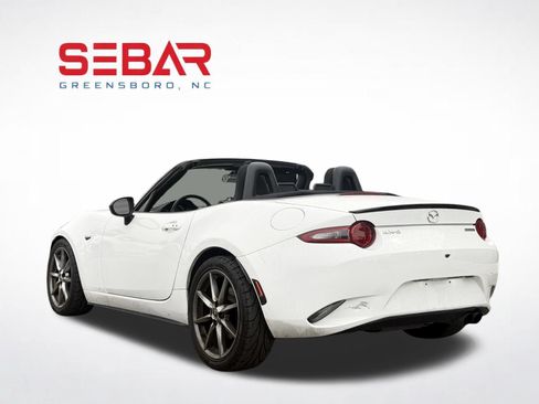 Used 2020 MAZDA MX-5 Miata Sport RWD image 18