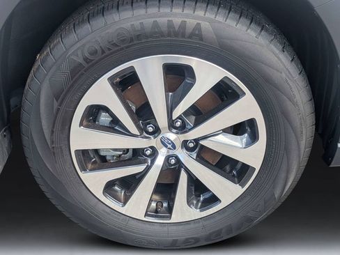 Certified 2025 Subaru Outback Premium AWD/4WD image 11