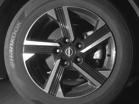Used 2025 Nissan Sentra SV FWD image 13