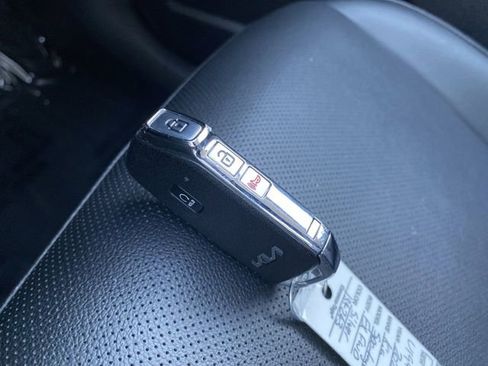 Used 2023 Kia Sportage EX image 31