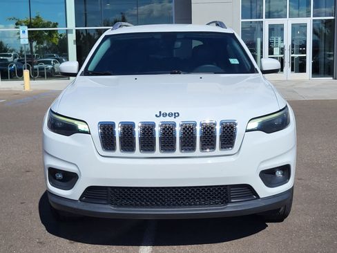 Used 2019 Jeep Cherokee Latitude Plus w/ Comfort/Convenience Group AWD/4WD image 2