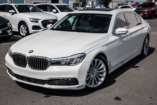 Used 2017 BMW 740i RWD image 5