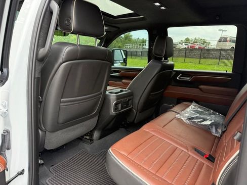 Used 2024 GMC Sierra 2500 Denali Ultimate AWD/4WD image 25