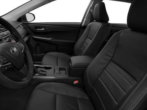 Used 2016 Toyota Camry XLE w/ Moonroof Package FWD image 11