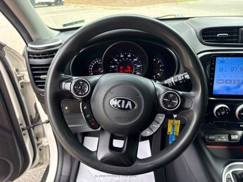 Used 2016 Kia Soul FWD image 22