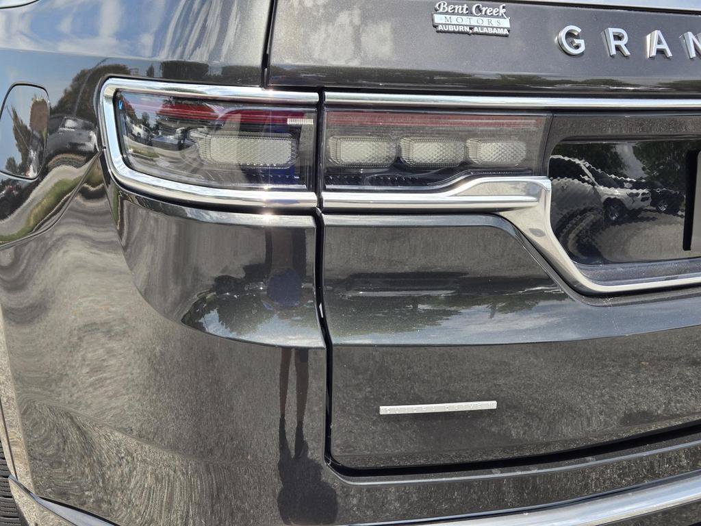 Used 2023 Jeep Grand Wagoneer 4WD image 9
