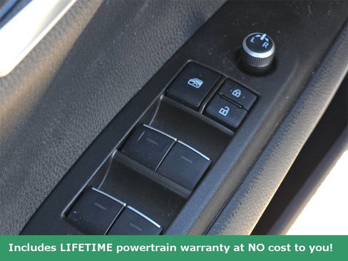 Used 2022 Toyota Camry XSE image 13