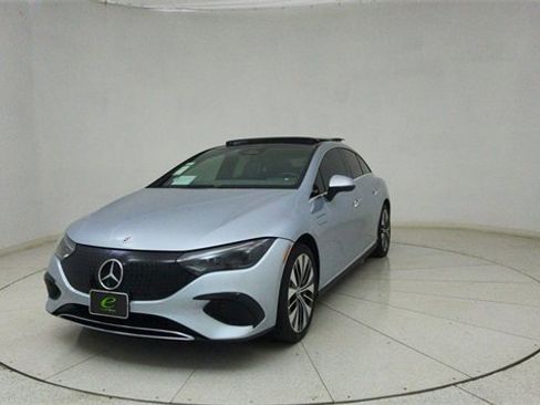 Used 2023 Mercedes-Benz EQE 500 4MATIC Sedan w/ Digital Light Package image 66