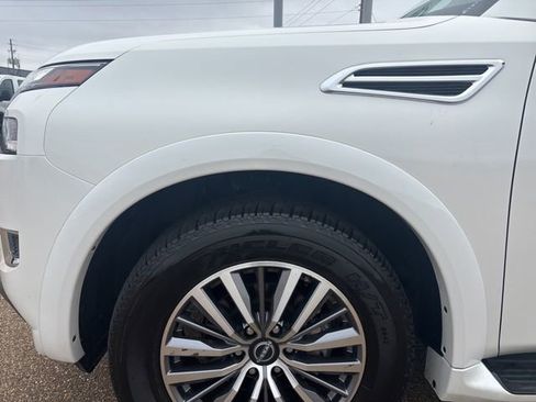 Certified 2024 Nissan Armada SL w/ Captain's Chairs Package image 7