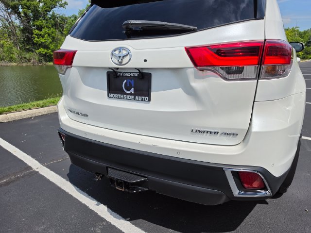 Used 2018 Toyota Highlander Limited AWD/4WD image 9