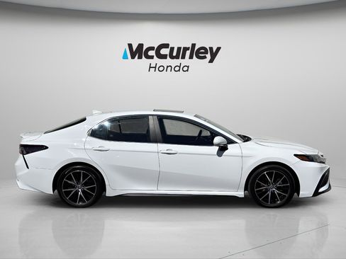 Used 2024 Toyota Camry SE w/ Convenience Package image 2