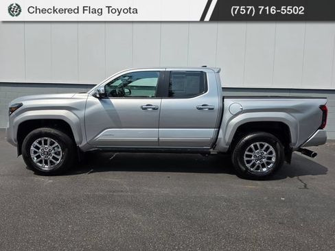 Used 2025 Toyota Tacoma Limited AWD/4WD image 2