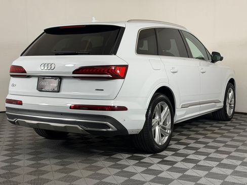 Used 2023 Audi Q7 3.0T Premium Plus w/ Premium Plus Package AWD/4WD image 9