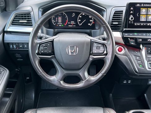 Used 2025 Honda Odyssey Sport-L image 16