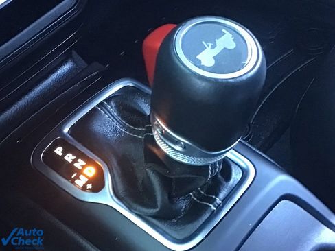 Used 2022 Jeep Wrangler Unlimited Sahara w/ Cold Weather Group image 27