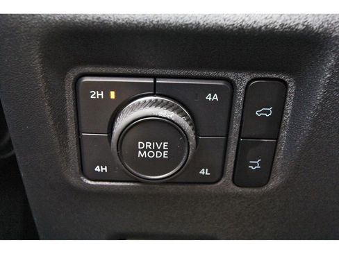 Used 2025 Ford Expedition Active AWD/4WD image 18