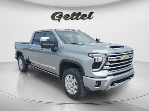 Used 2024 Chevrolet Silverado 2500 High Country w/ High Country Premium Package AWD/4WD image 3