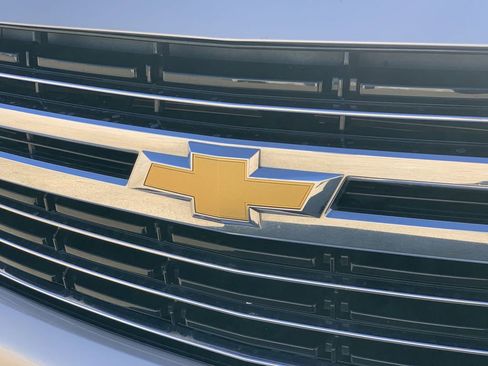 Used 2022 Chevrolet Suburban LT image 29