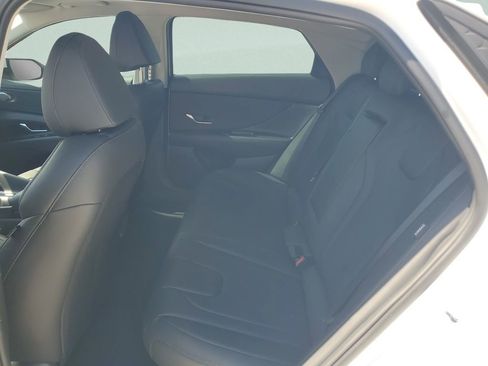 Used 2025 Hyundai Elantra Limited FWD image 10