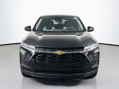 Used 2024 Chevrolet Trax LS FWD image 2