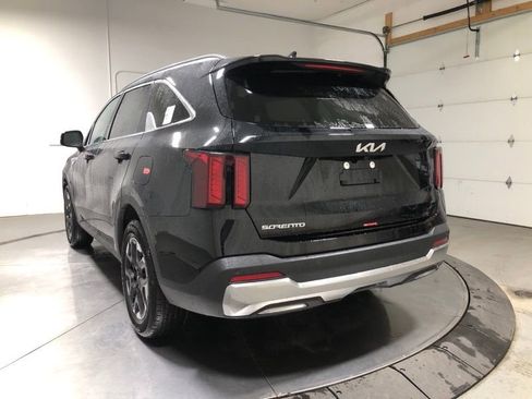 New 2026 Kia Sorento S w/ S Panoramic Sunroof Package image 5