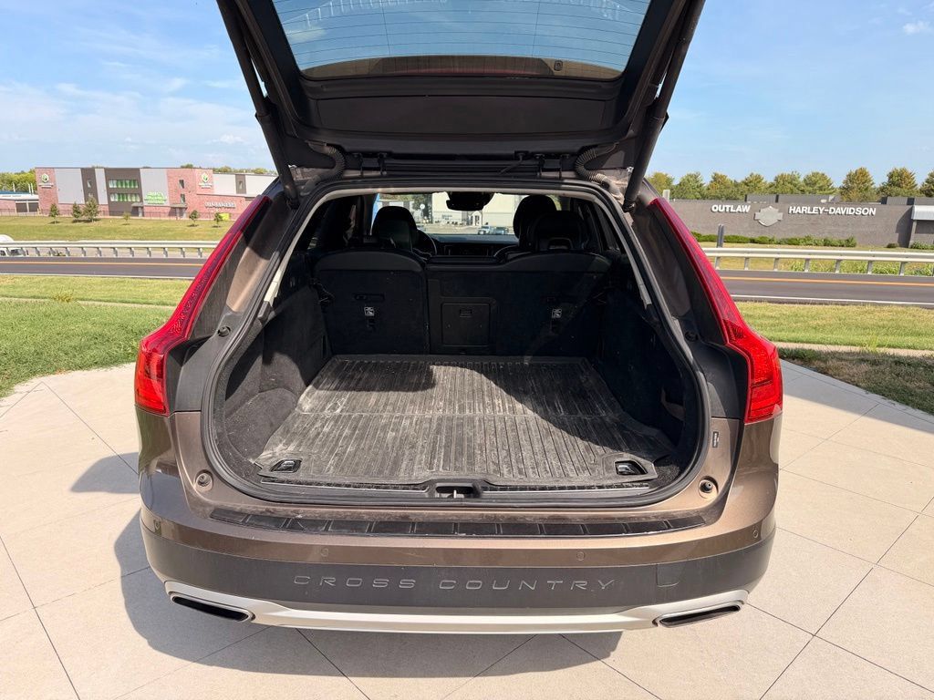 Used 2017 Volvo V90 T6 Cross Country AWD/4WD image 24