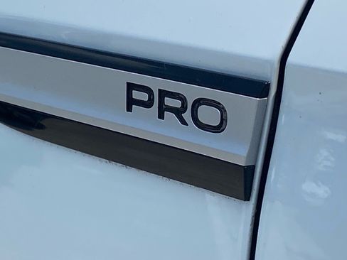 Used 2023 Volkswagen ID.4 Pro RWD image 6