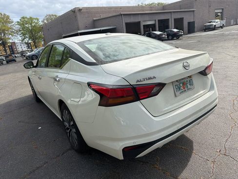 Used 2025 Nissan Altima 2.5 SV image 7