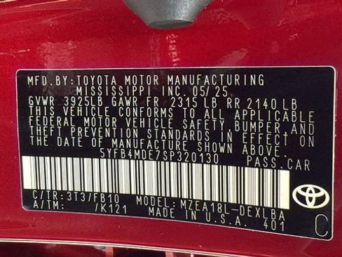 Used 2025 Toyota Corolla LE image 26