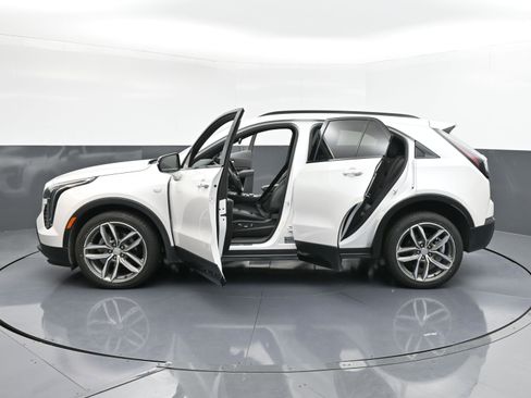 Used 2023 Cadillac XT4 Sport w/ Cold Weather Package image 38