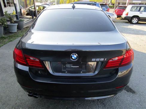 Used 2011 BMW 528i Sedan image 9